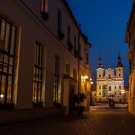 Hotel Slunce Uherské Hradiště エクステリア 写真