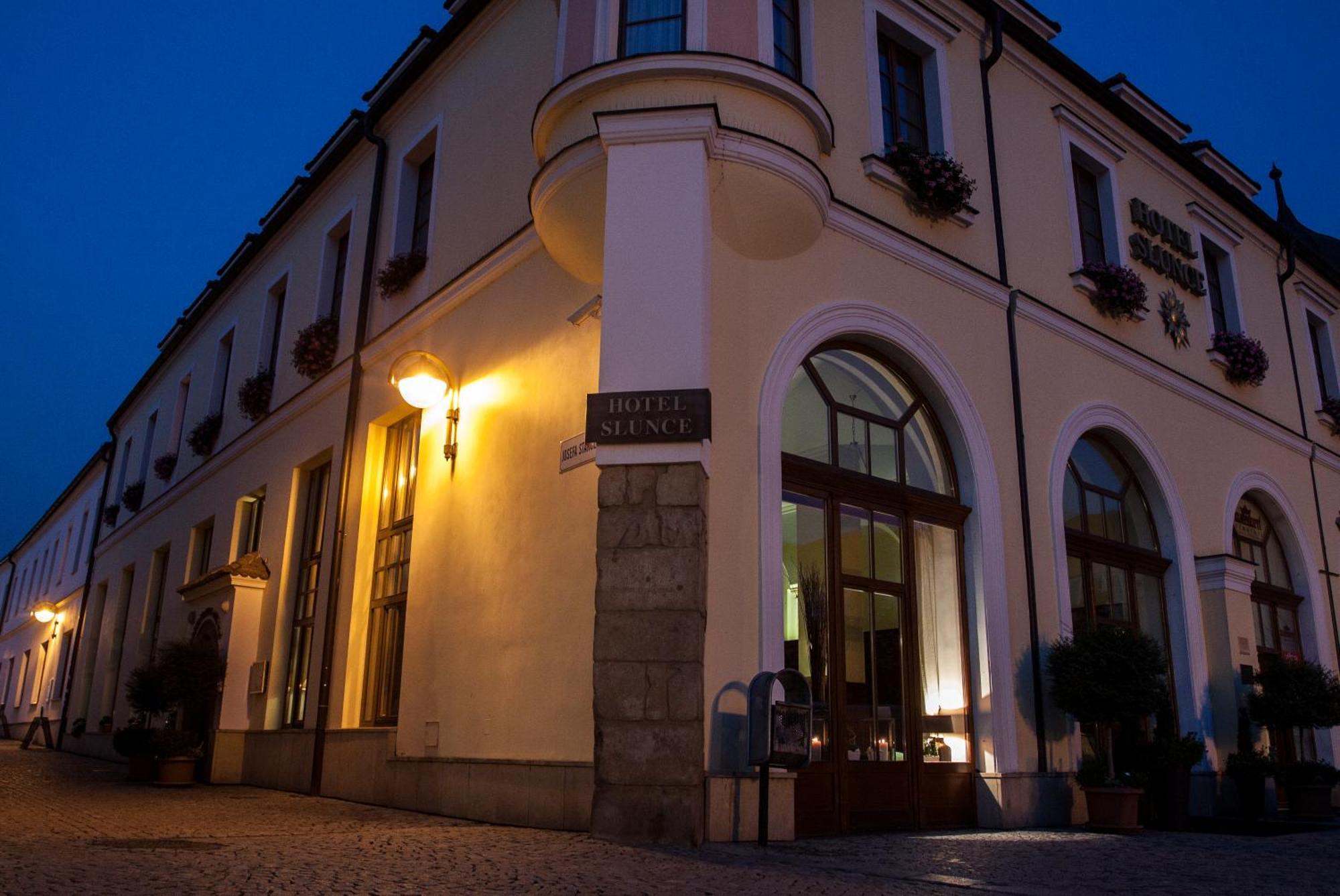 Hotel Slunce Uherské Hradiště エクステリア 写真